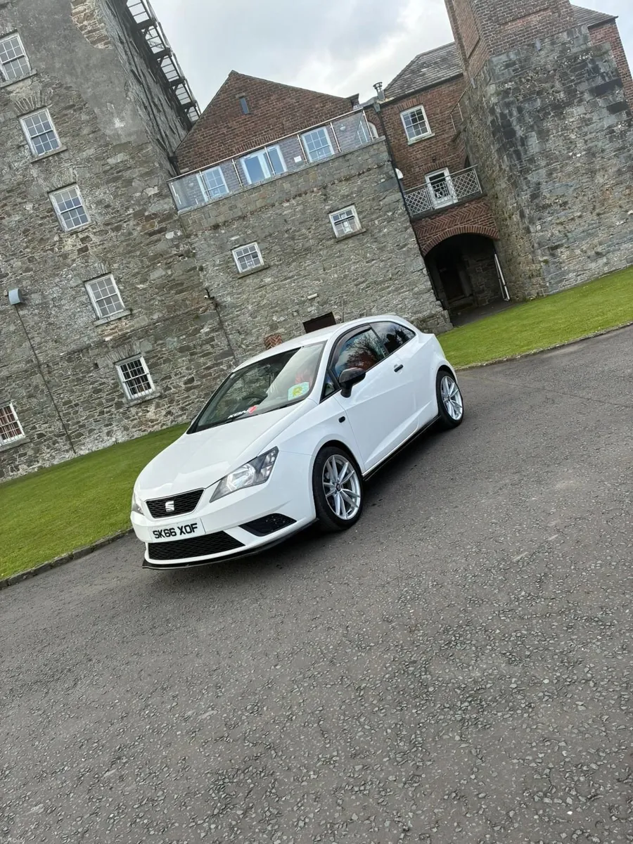 SEAT Ibiza 2016 - Image 1