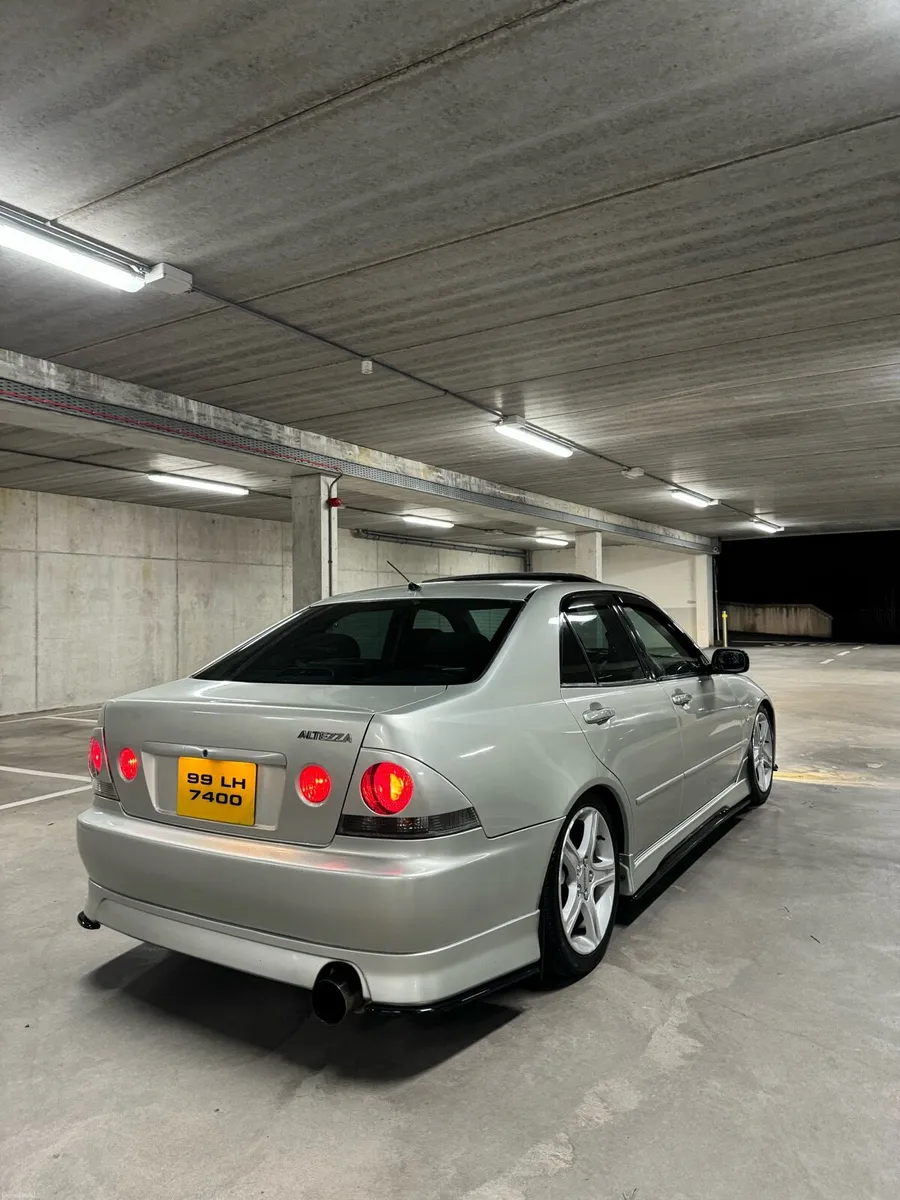 Toyota Altezza *Sunroof* - Image 1