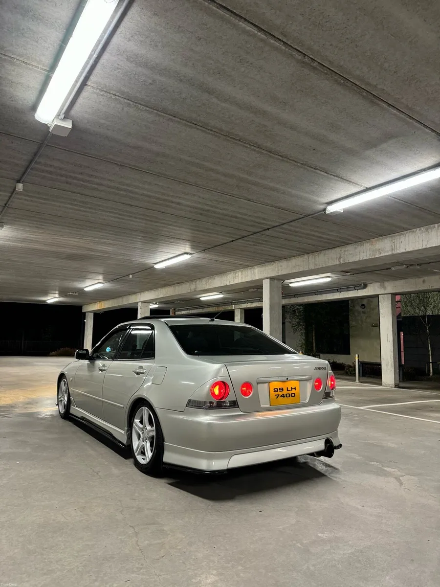 Toyota Altezza *Sunroof* - Image 4