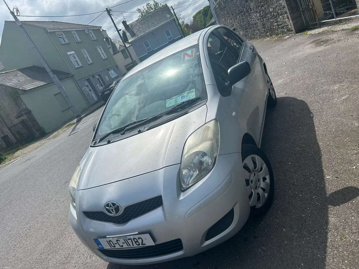 Toyota Yaris 2010 1.0L - Image 2