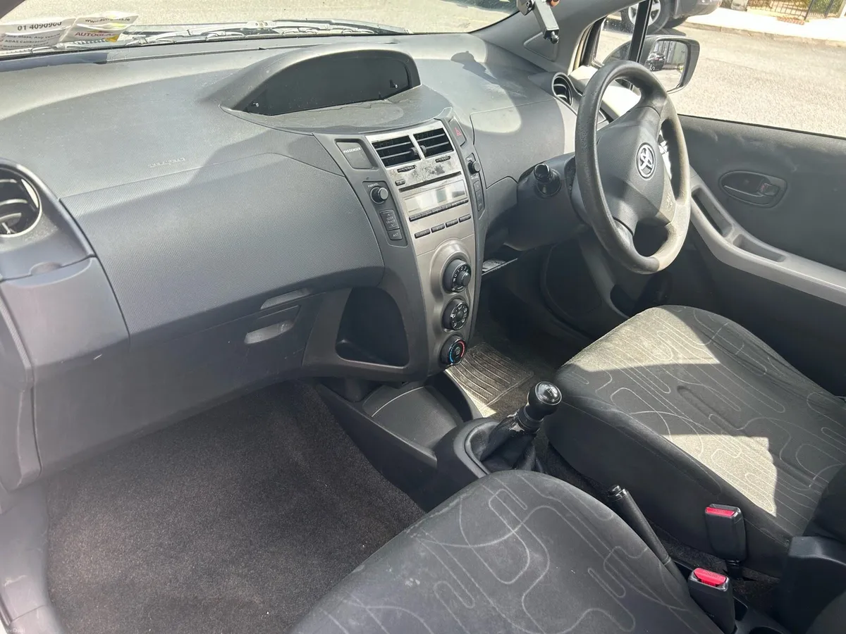Toyota Yaris 2010 1.0L - Image 4