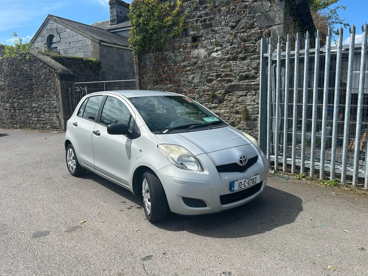 Toyota Yaris 2010 1.0L - Image 1
