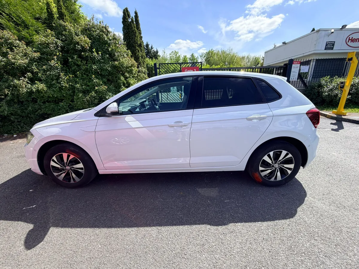 2018 Volkswagen Polo White - Image 2