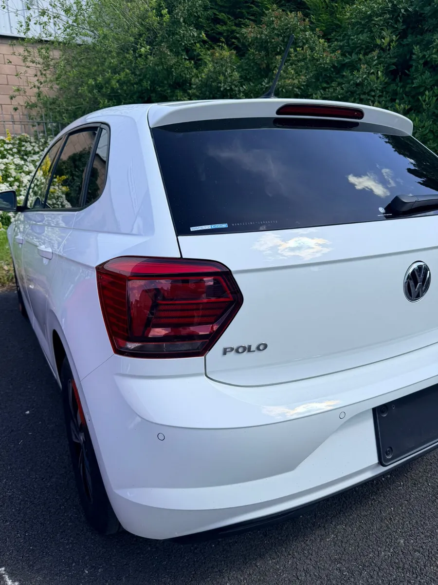 2018 Volkswagen Polo White - Image 4