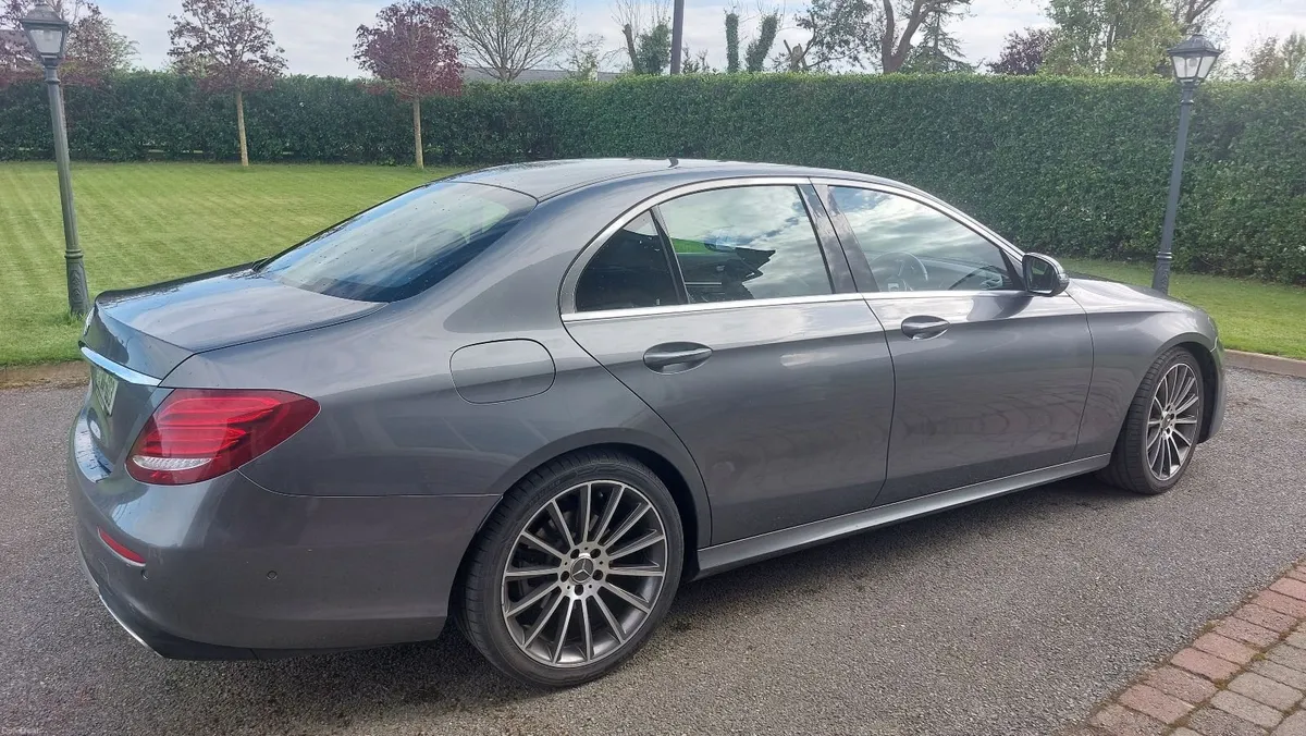 Mercedes-Benz E-Class E220d 2017 AMG Line (172) - Image 2