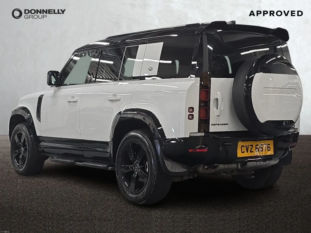 Land Rover Defender Diesel Estate X-Dynamic HSE - Image 2