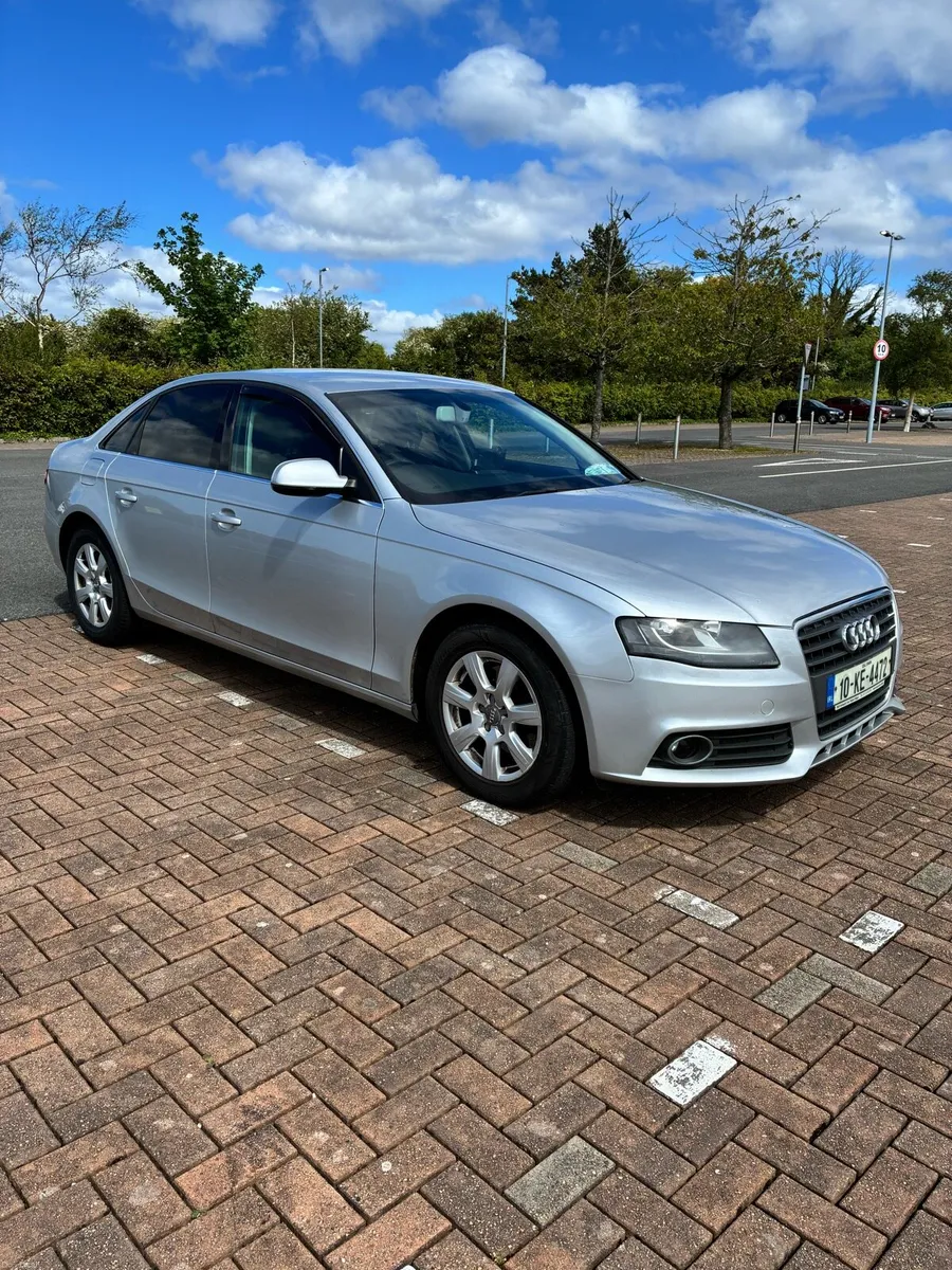 2010 Audi A4 - Image 2