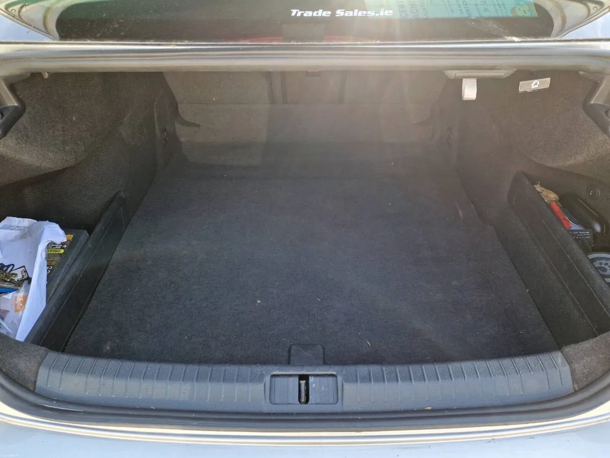 2015 Volkswagen Passat bluemotion - Image 2