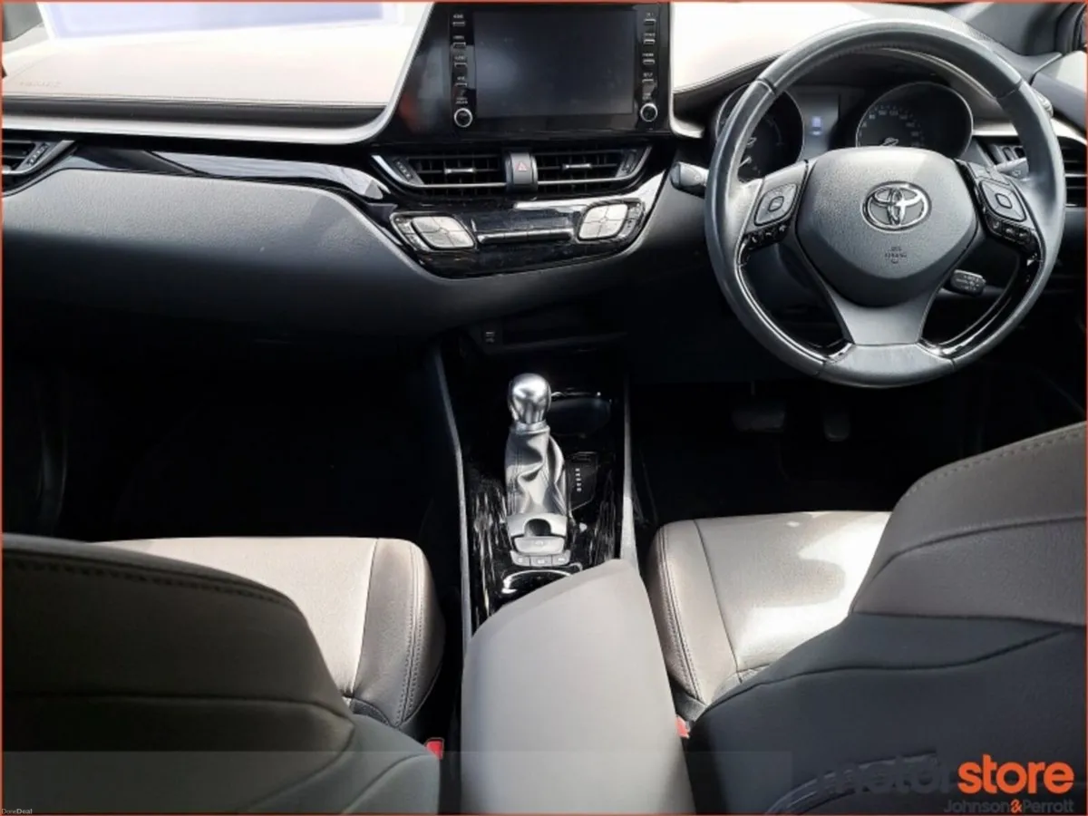 Toyota C-HR 1.8 HYBRID SOL - Image 4