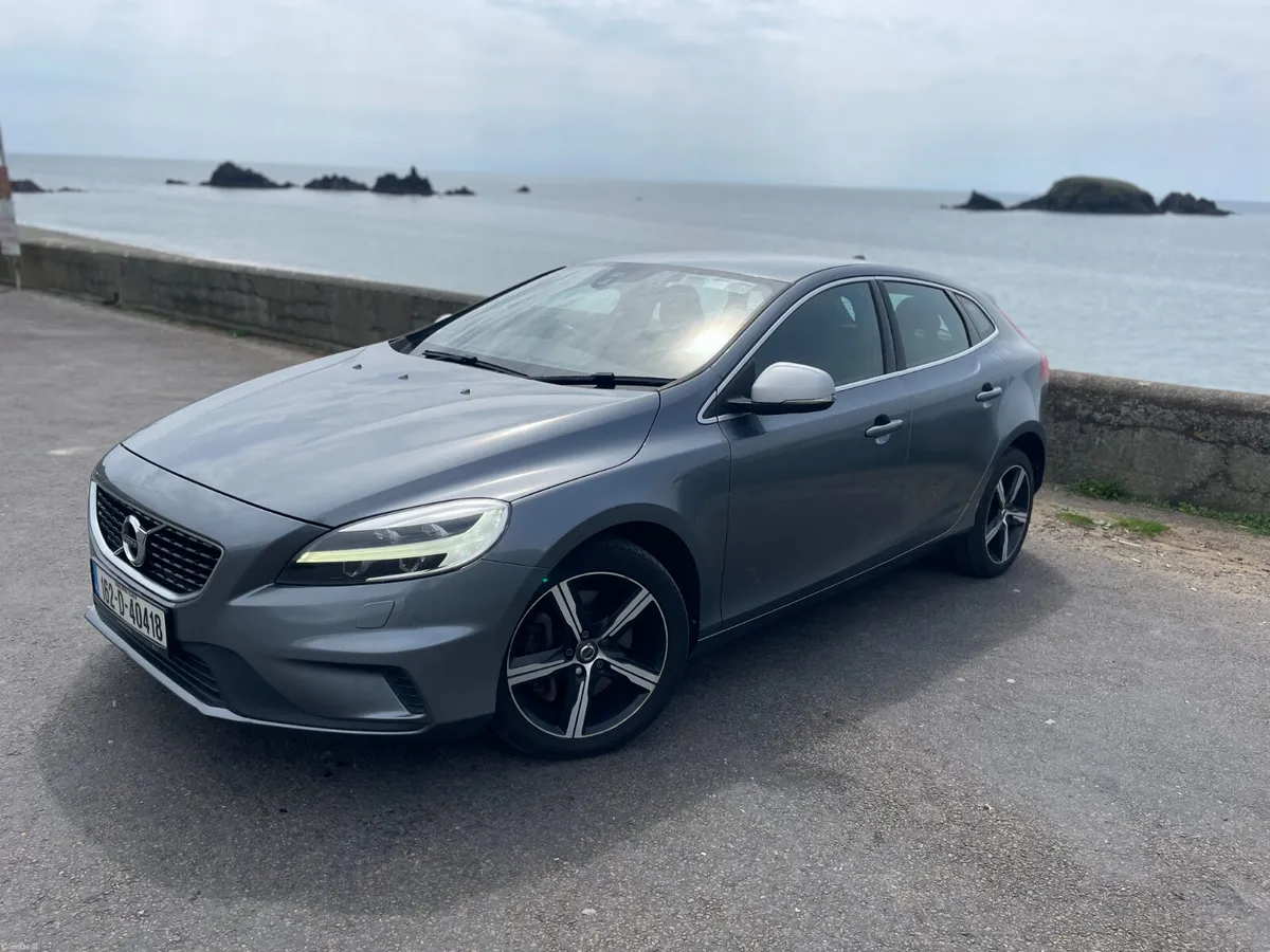 162 Volvo V40 R-Design.. Auto.. Low KMs.. 1 Owner - Image 3