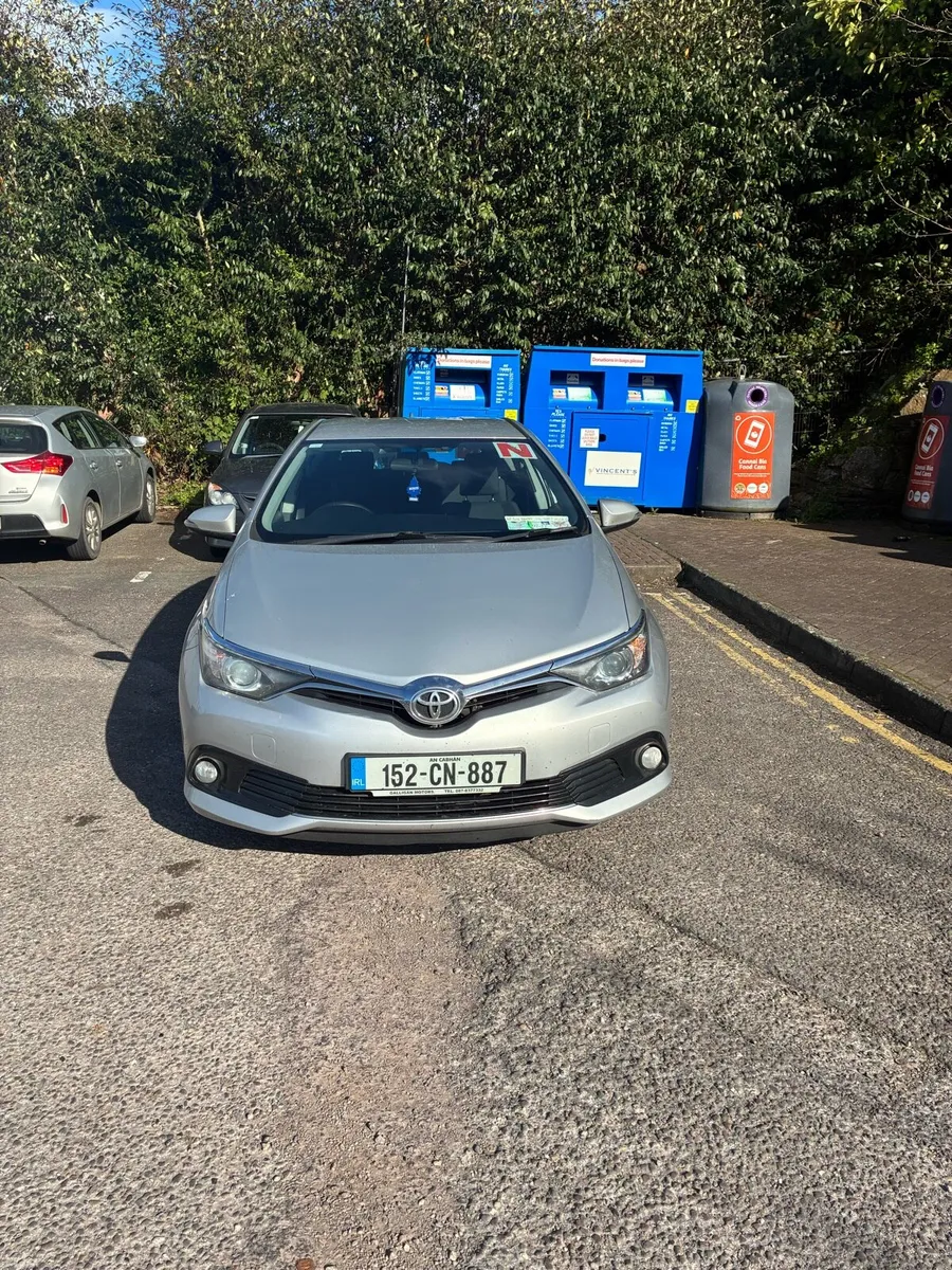 2015 Toyota Auris - Image 1