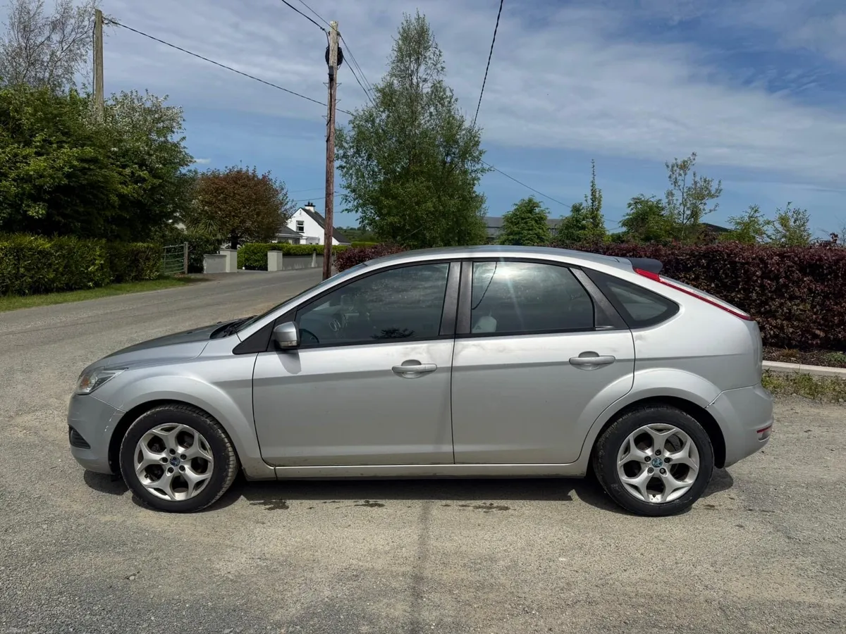 Ford focus 2010 - Image 1