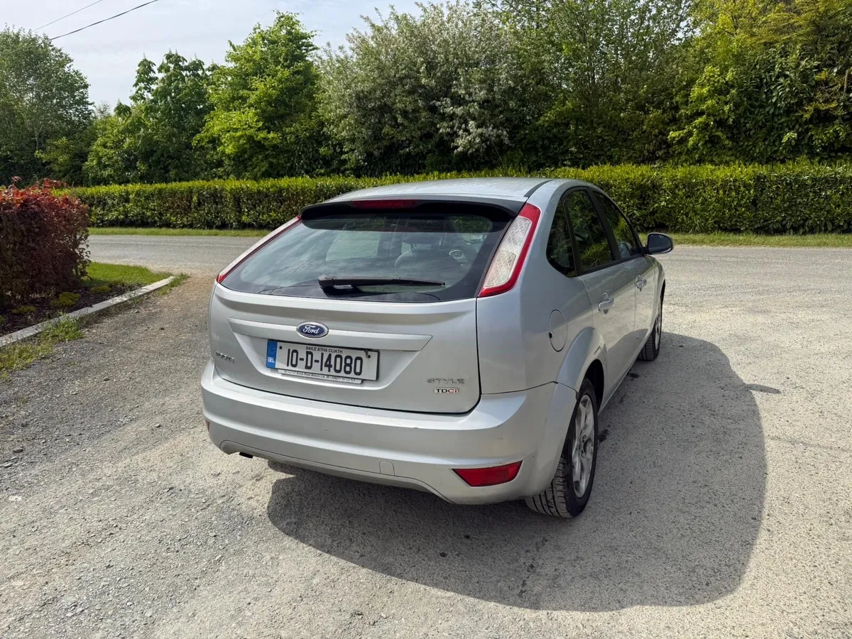 Ford focus 2010 - Image 2