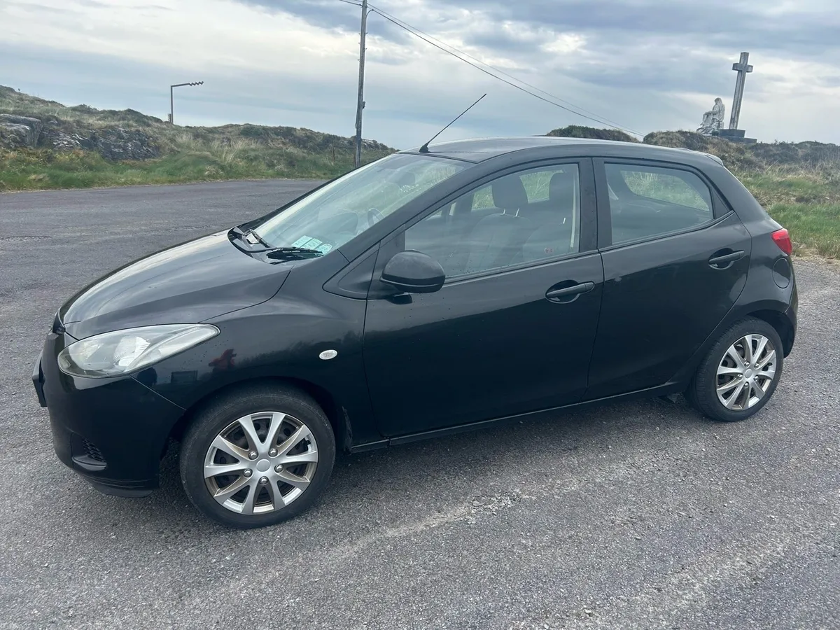 Mazda 2 - Image 2