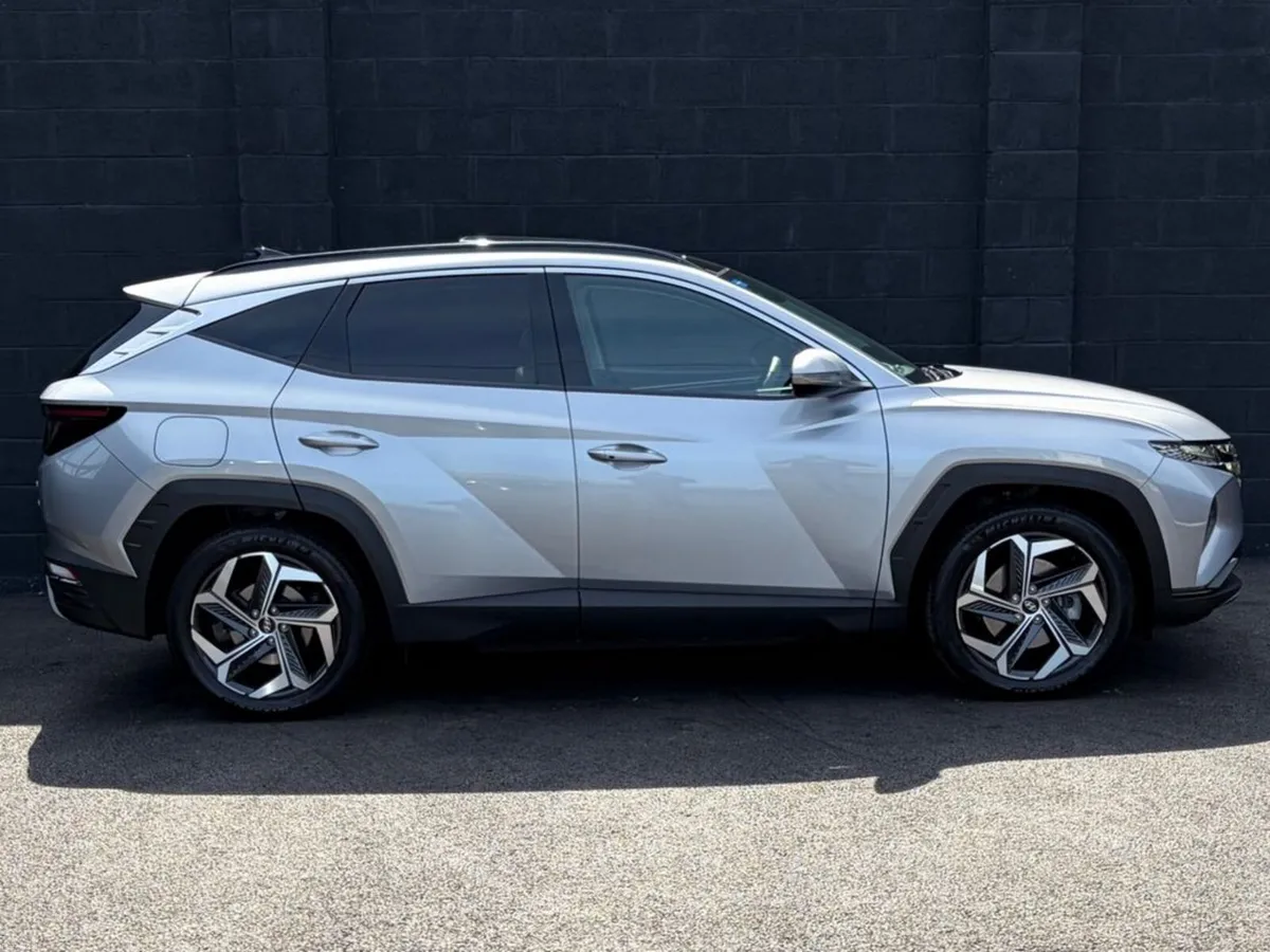 Hyundai Tucson ULTIMATE 1.6 T-GDi 265ps PHEV - Image 4