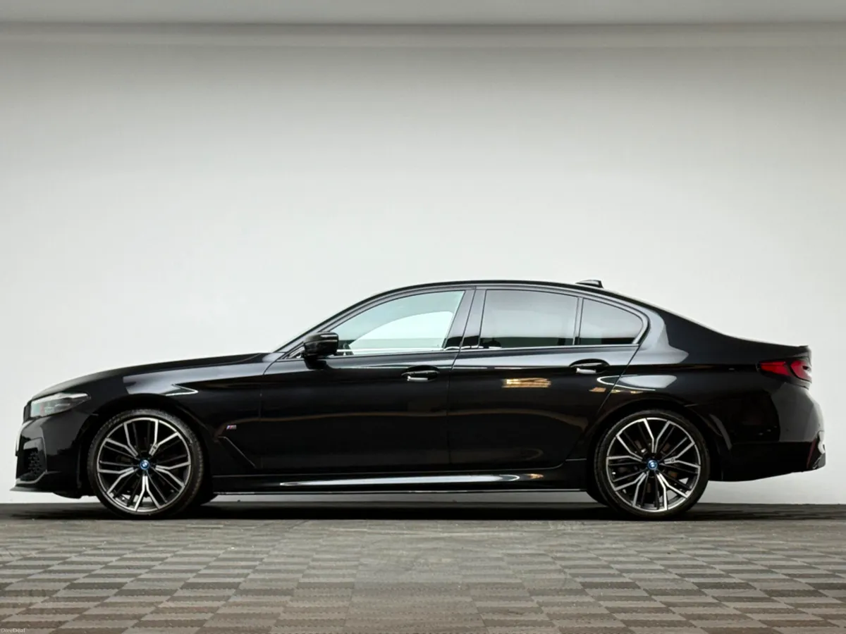 BMW 5-Series 520D M SPORT - Image 4