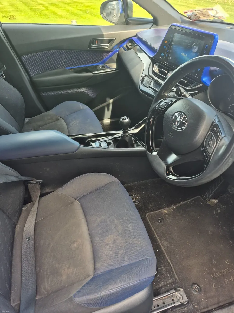 Toyota C-HR 2018 - Image 3