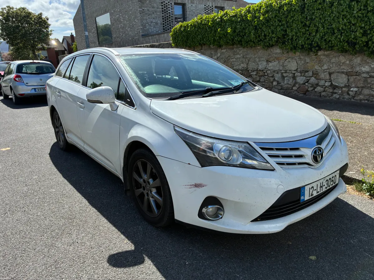 Toyota Avensis Estate - €1,875 - Image 3