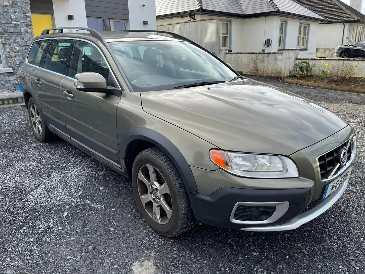 Volvo XC70 2011 - Image 2
