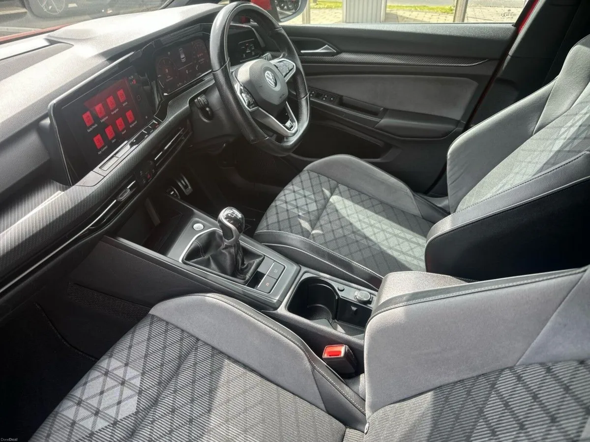 Volkswagen Golf R-LINE 2.0TDI 150HP MANUAL - Image 3