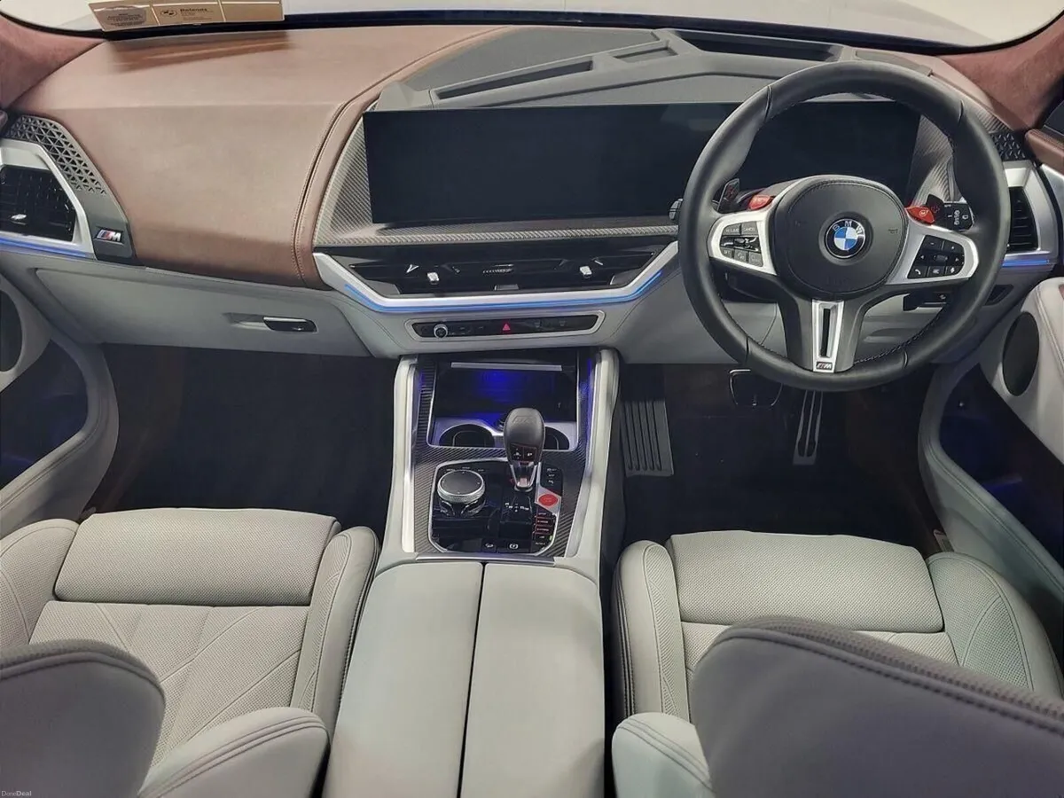 BMW XM 50e - Image 4