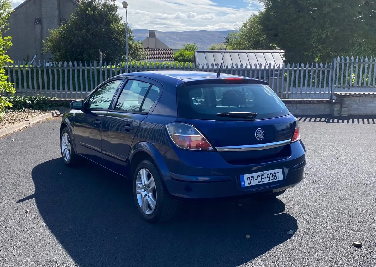 Astra, Diesel, Nct 02.27 & Tax 10.26. €1350 Ono - Image 4