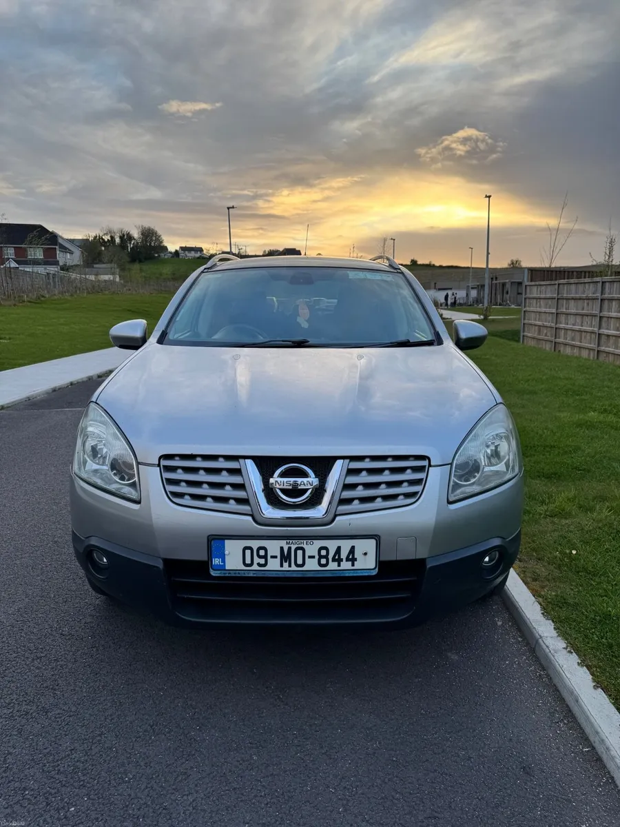 Nissan Qashqai+2 2009 - Image 1