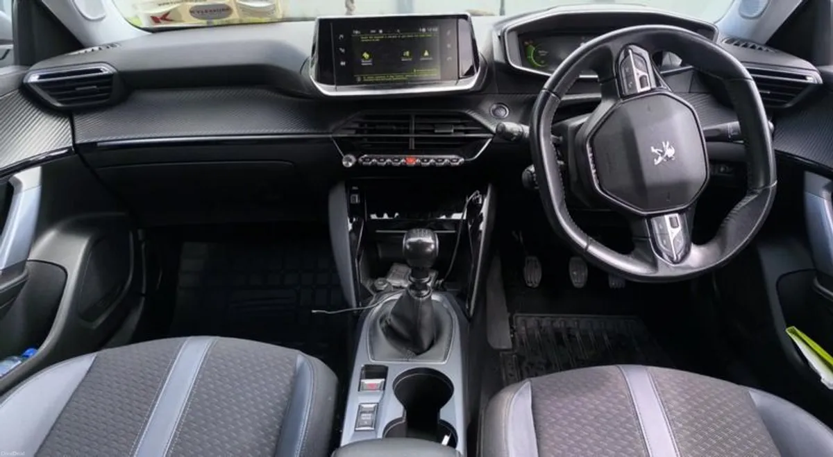 Peugeot 2008 Allure 1.2 Petrol - Image 4
