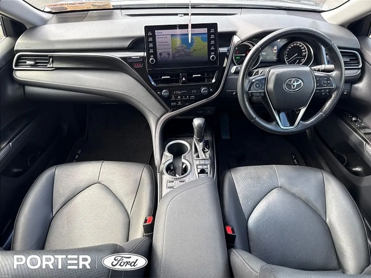 Toyota Camry 2.5 Camry Hybrid Platinum Edition - Image 2