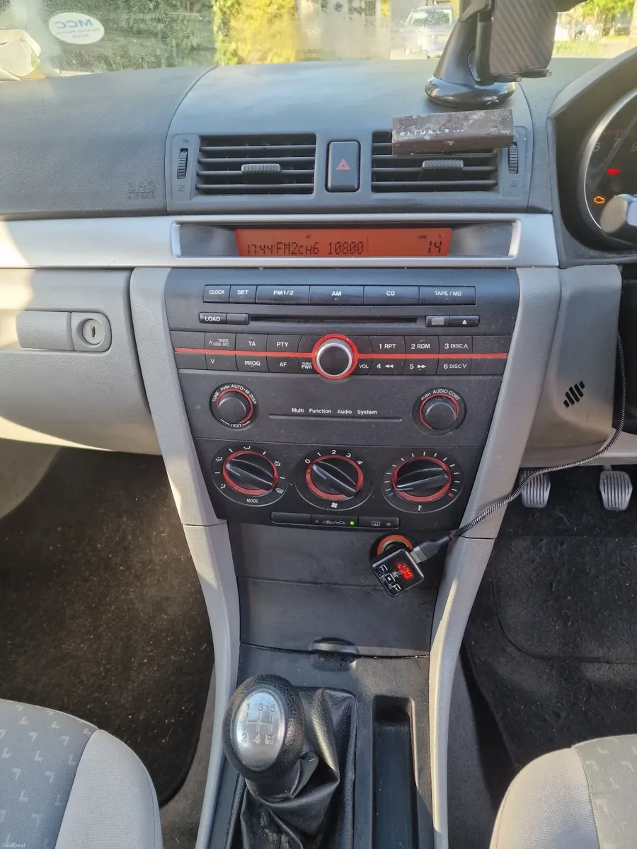 Mazda Mazda3 2004 - Image 4