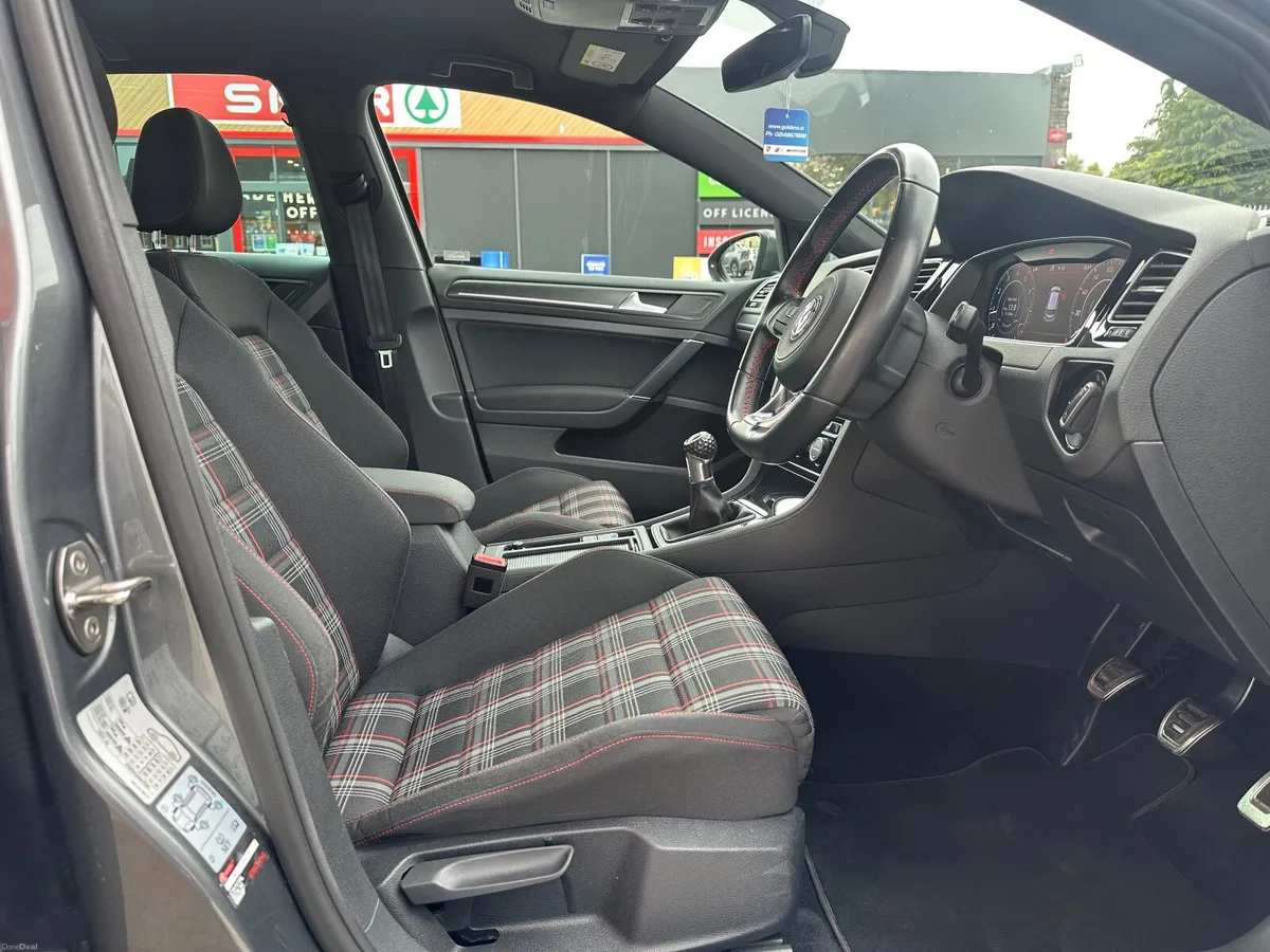 Golf GTI Performance Pack Manual - Image 2