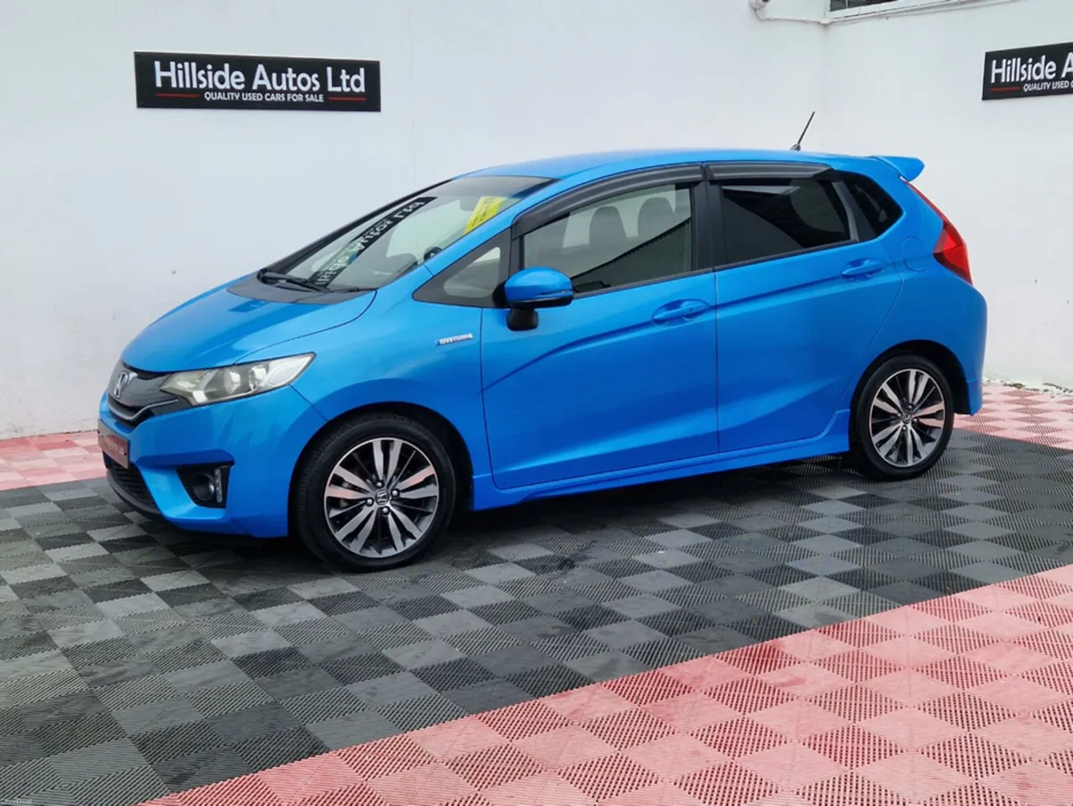 Honda Fit L-PACKAGE 1.5 HYBRID,AUTOMATIC - Image 4