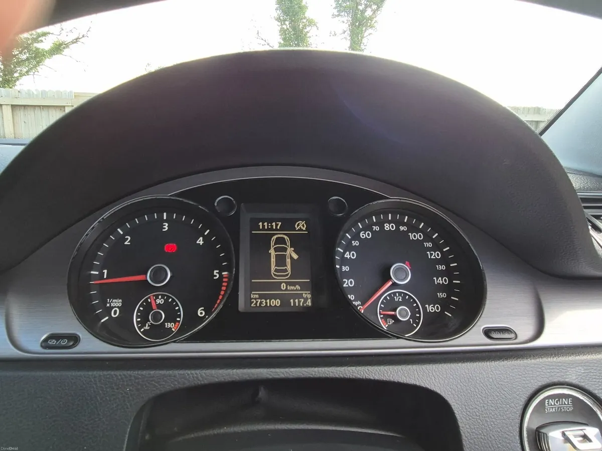 Volkswagen Passat 2014 executive style - Image 2