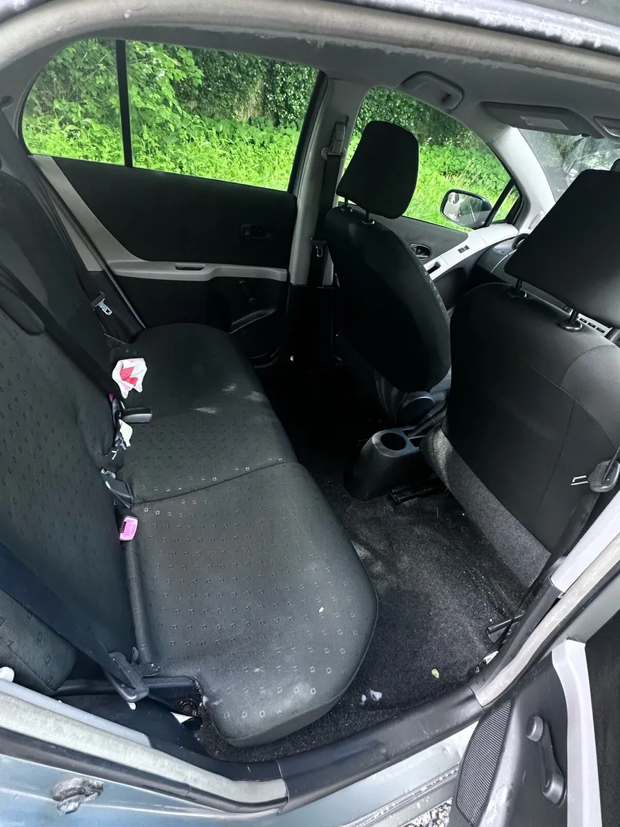 Toyota Yaris 1.0 petrol 2007 Clean car - Image 3