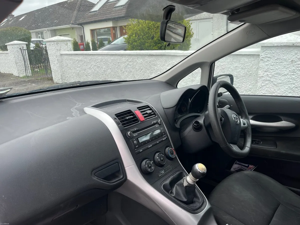Toyota Auris 2012 - Image 3