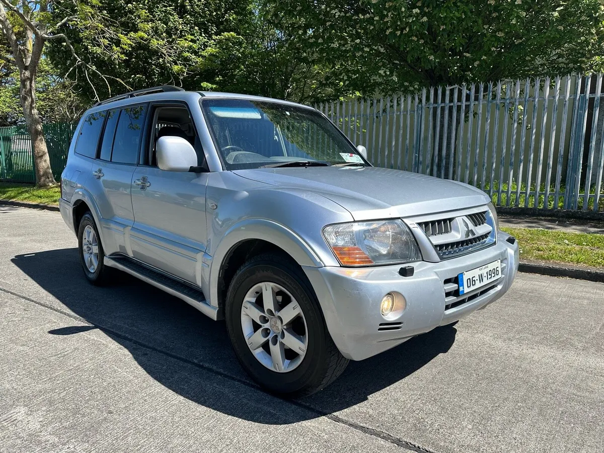 2006 Mitsubishi pajero auto Lwb - Image 1