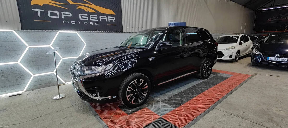 2018 Mitsubishi Outlander Plug in Hybrid - Image 1
