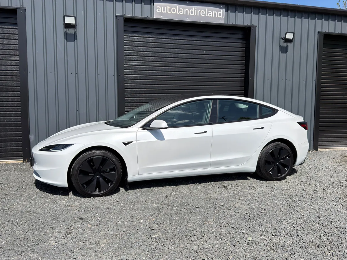 241 Tesla Model 3 RWD - Image 3