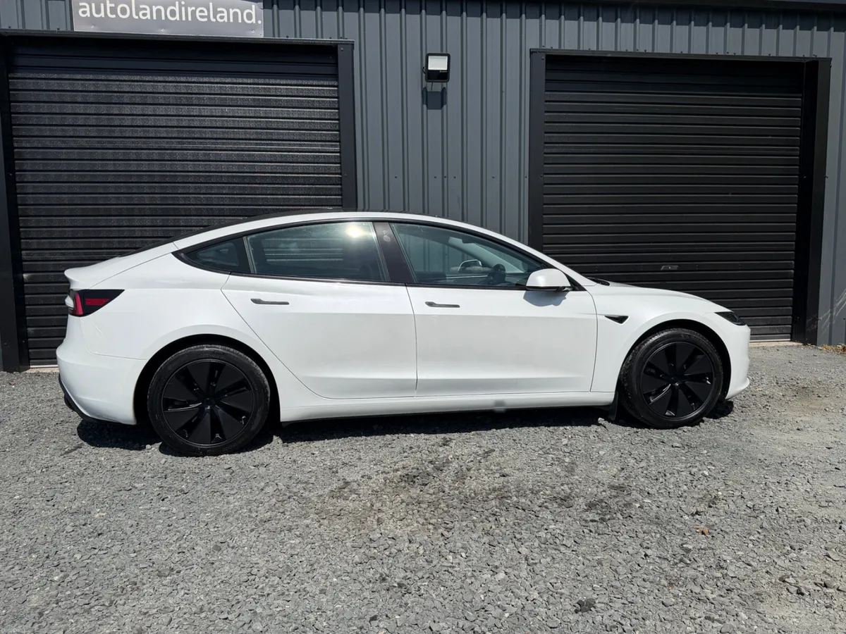 241 Tesla Model 3 RWD - Image 6