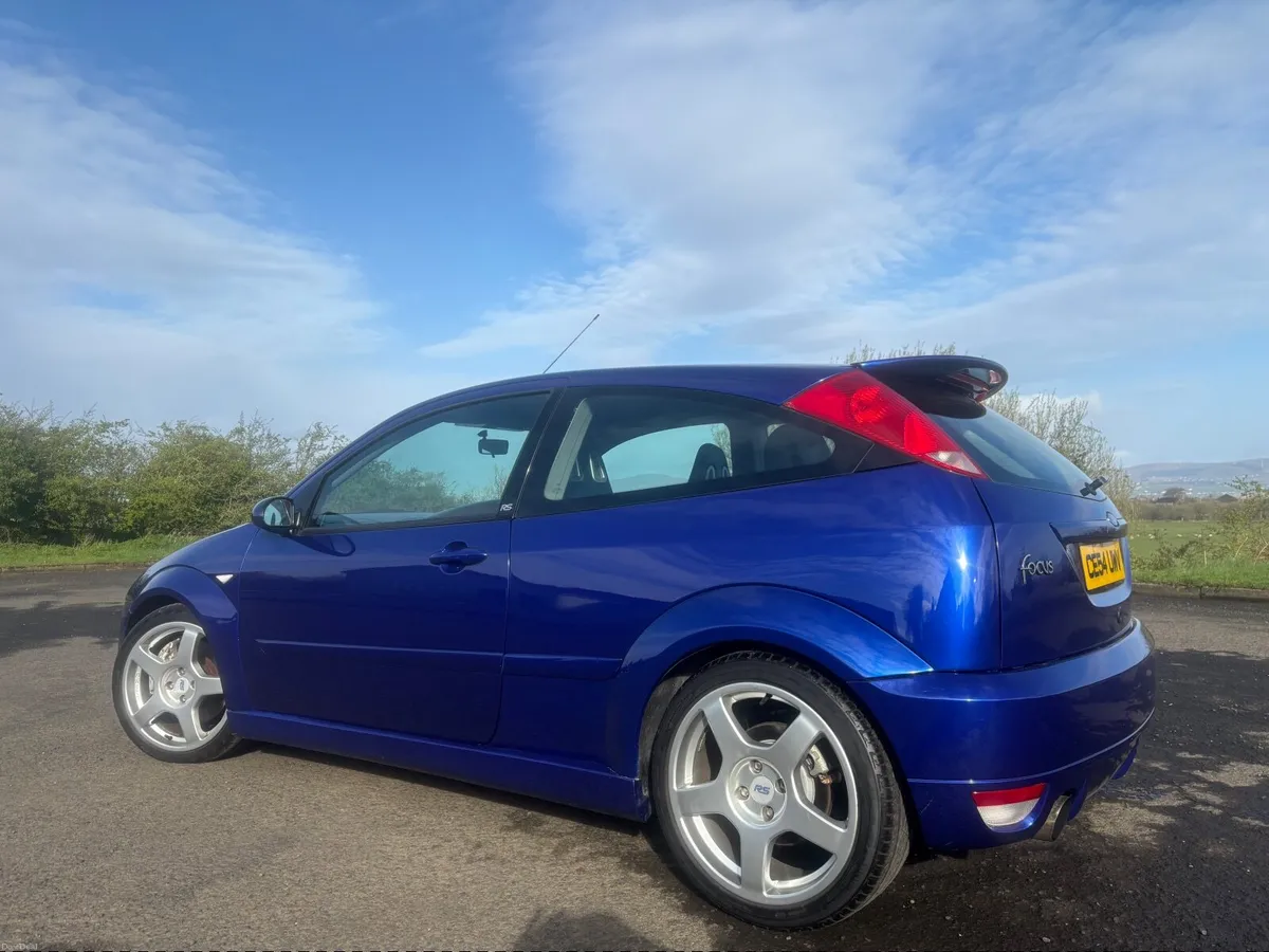 Ford Focus 2004 - Image 1