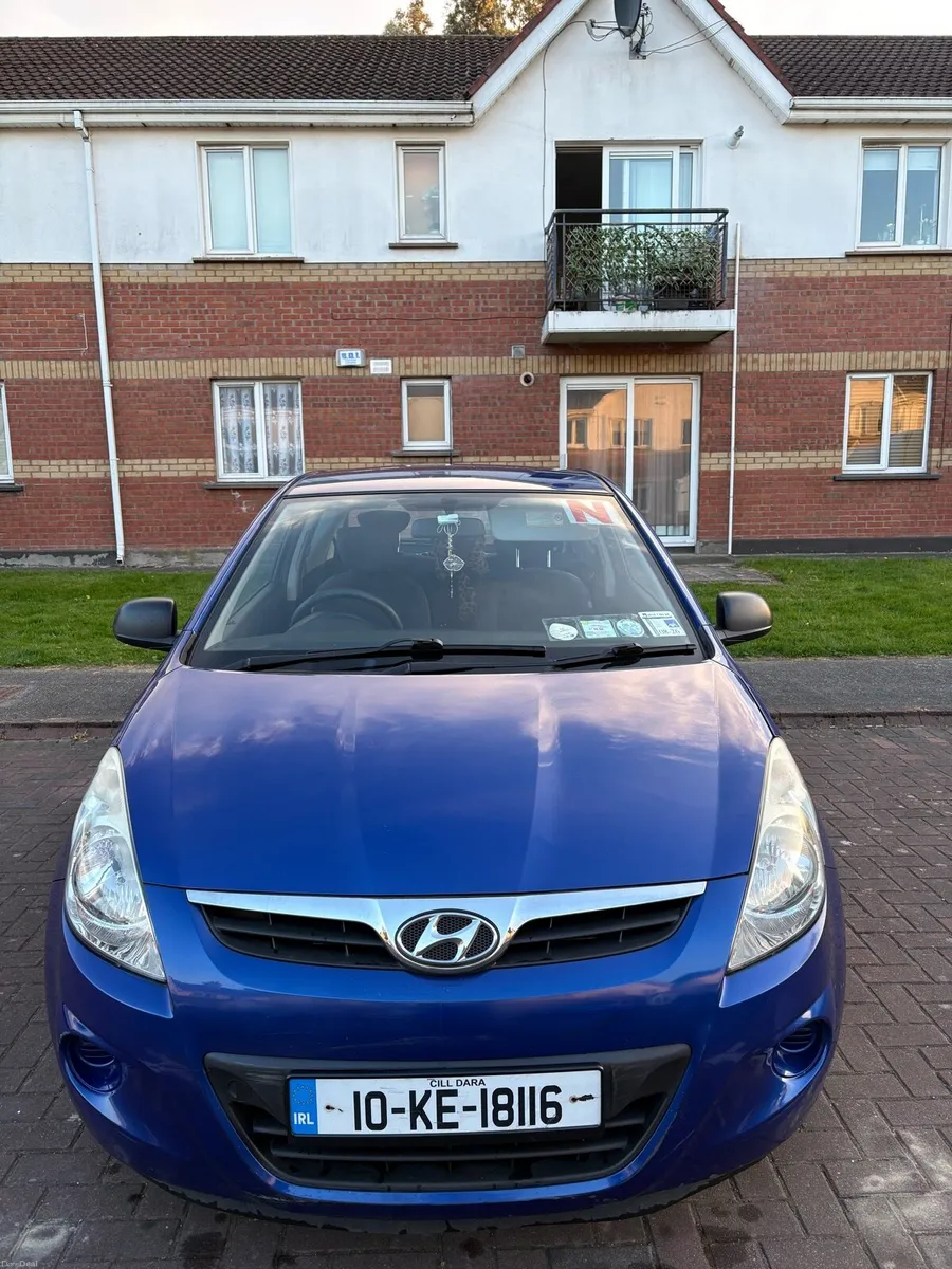 Hyundai i20 2010 Manual - Image 2