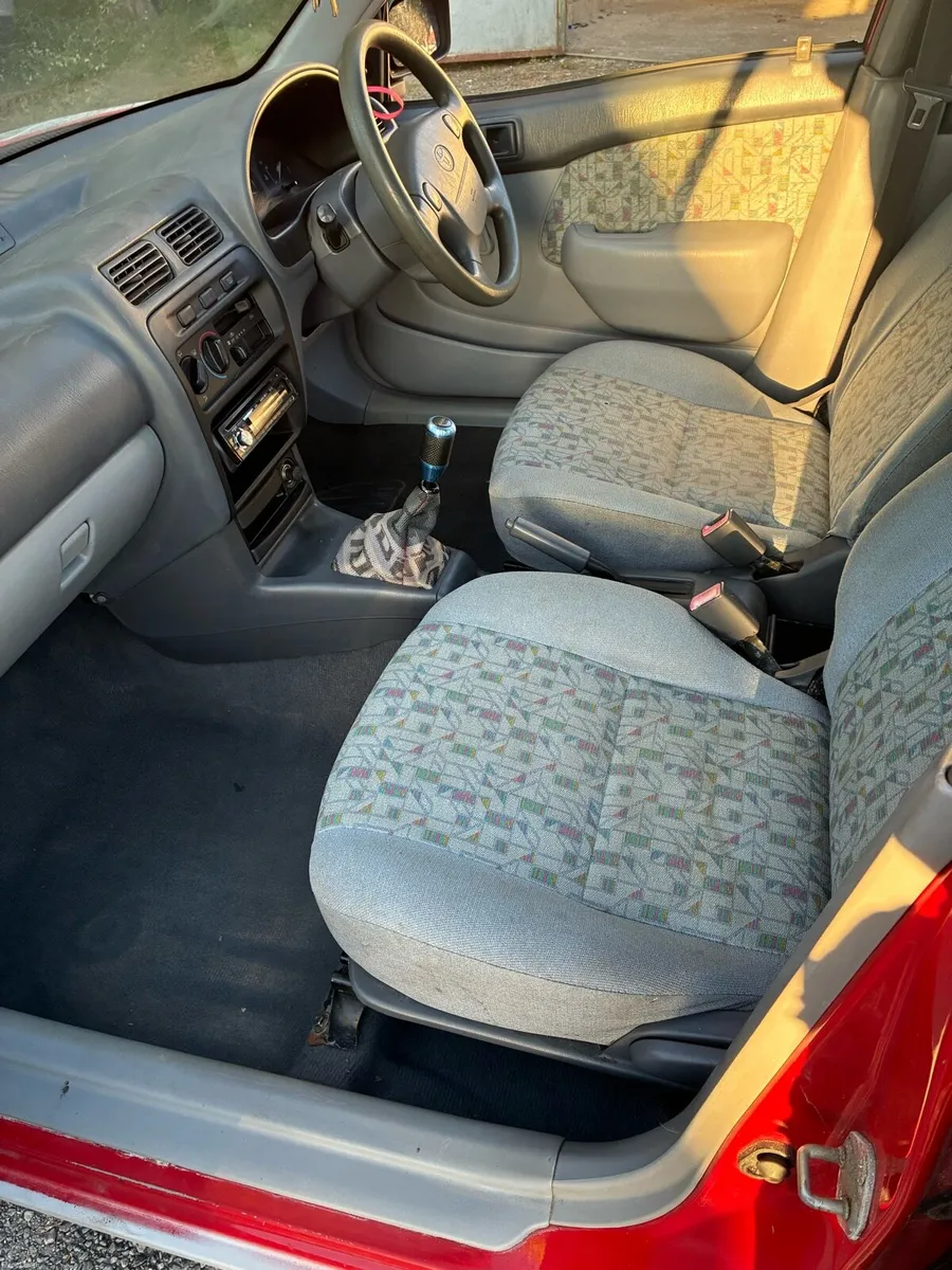 Toyota starlet - Image 4