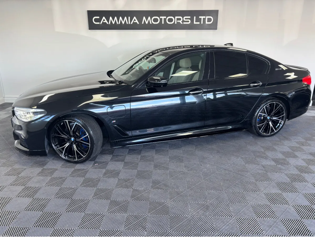 BMW 5-Series *BMW 530e* *DIGITAL DASH* *REVERSE CA - Image 2