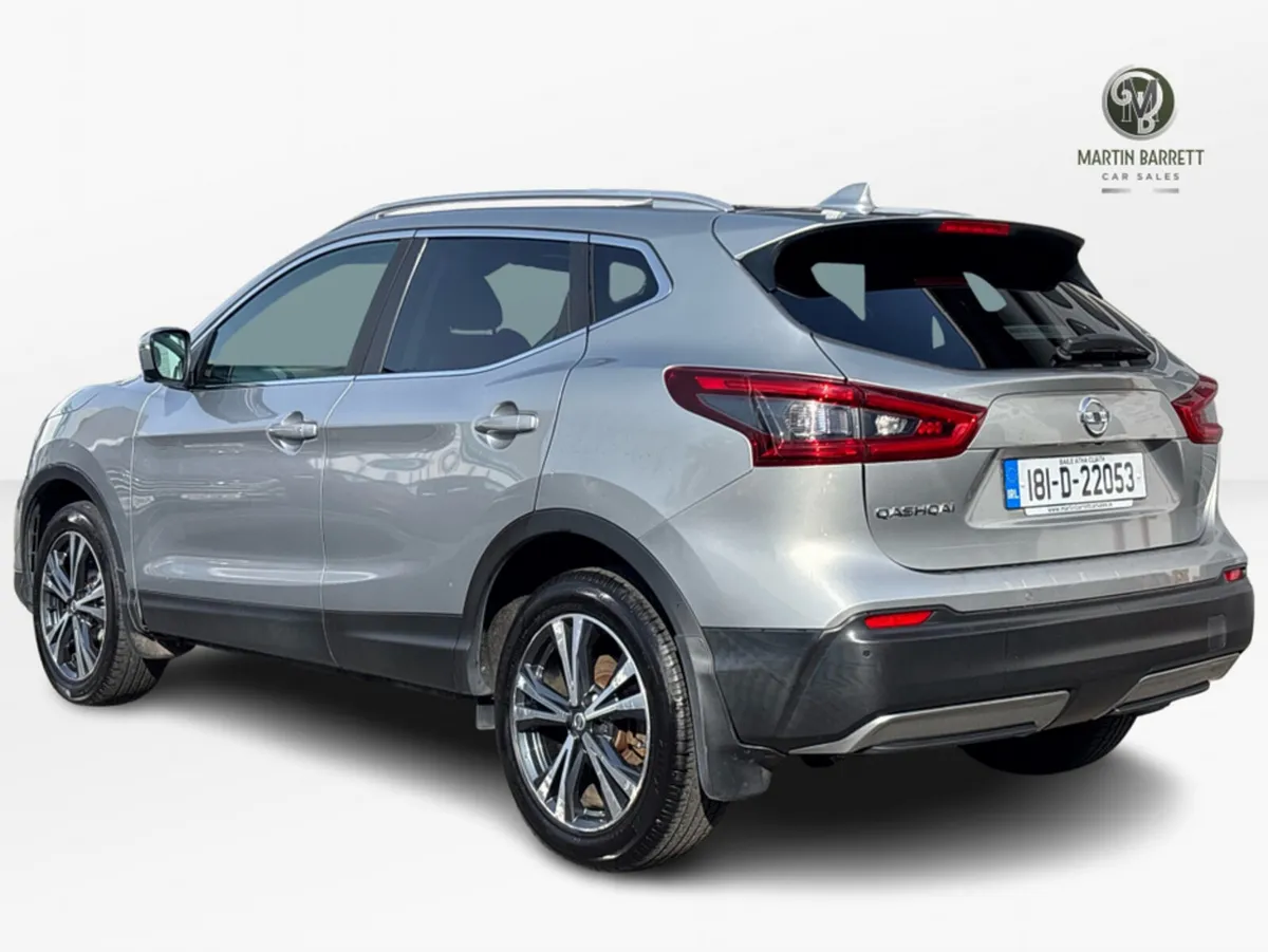 Nissan Qashqai 1.2 SV PREMIUM SS PART PET LEA - Image 4