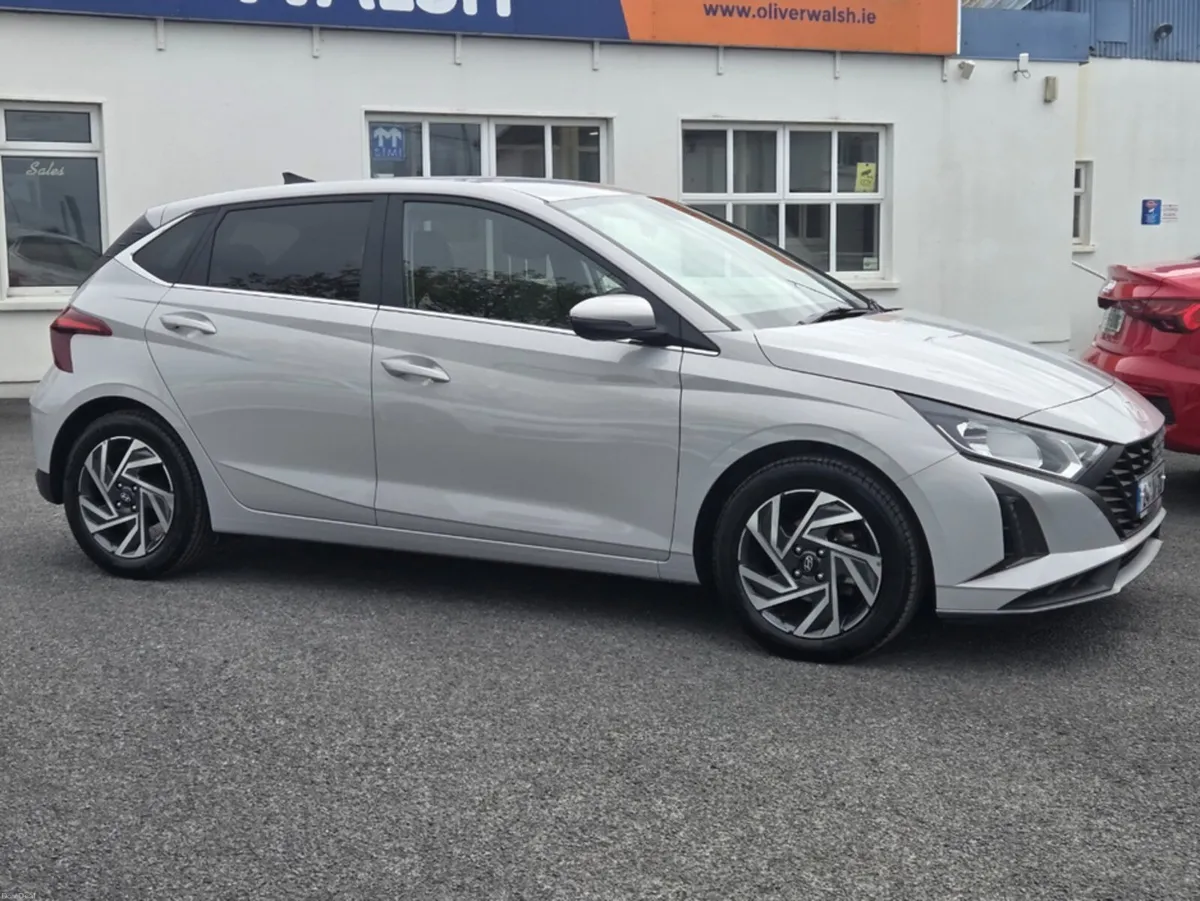 Hyundai i20 DELUXE PLUS 5DR - Image 3