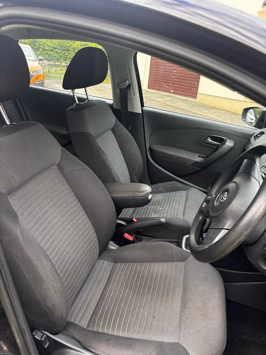 09 Volkswagen Polo - Image 3