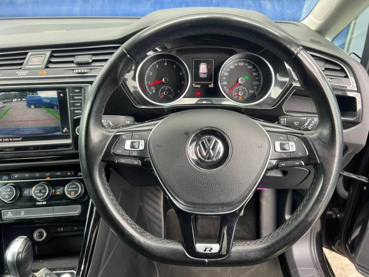 Volkswagen Touran HIGHLINE 7-SEATER 1.4 TSI AUTO / - Image 4