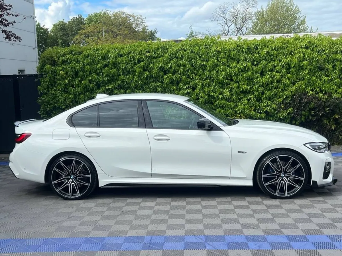 BMW 3-Series 330e M-SPORT COMPETITION 2.0 HYBRID / - Image 2