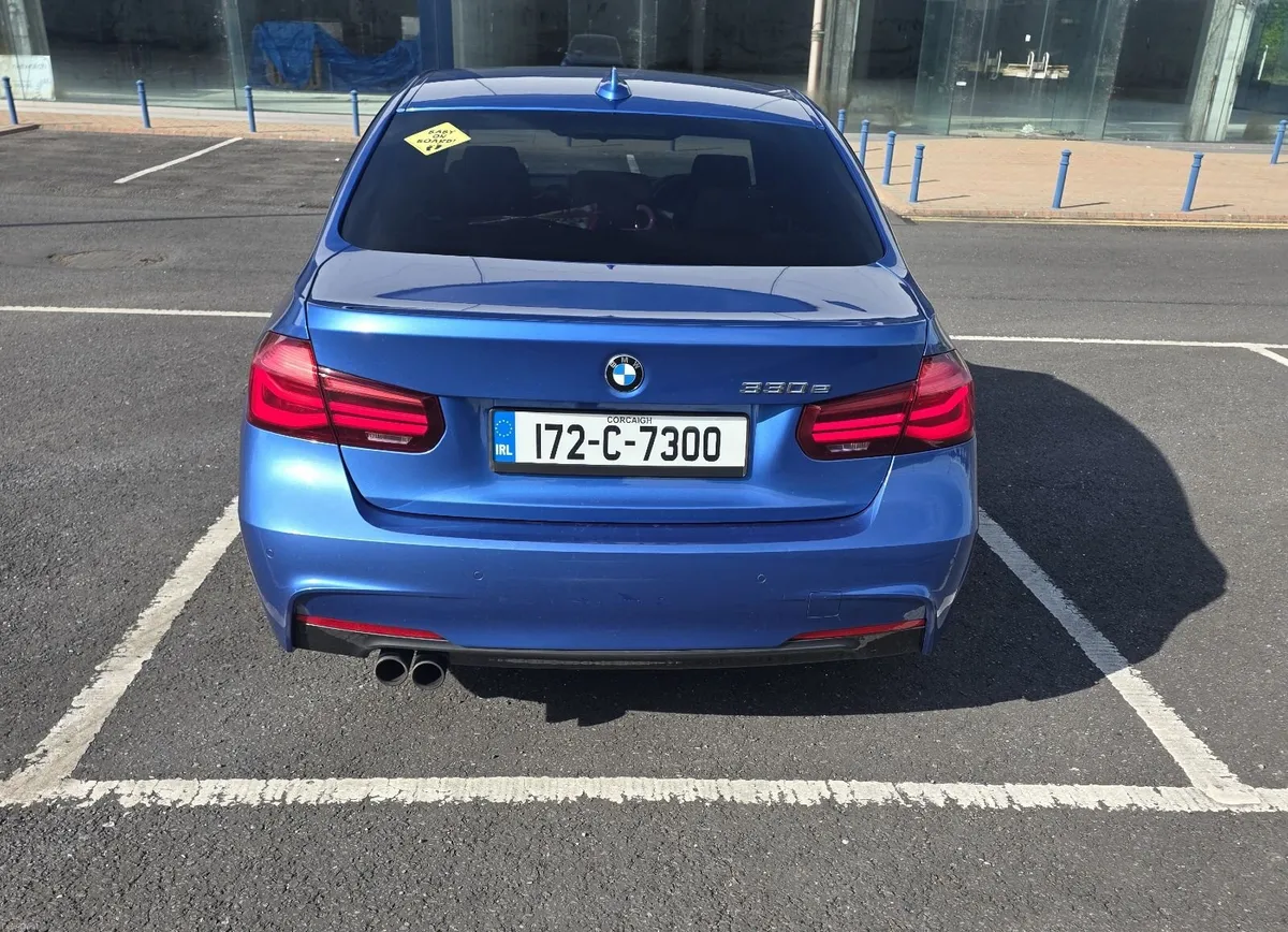 BMW 3-Series 2017 - Image 2