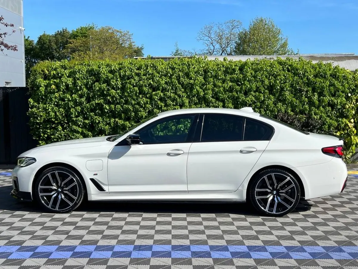 BMW 5-Series 530e LCI M-SPORT COMPETITION 2.0 HYBR - Image 3